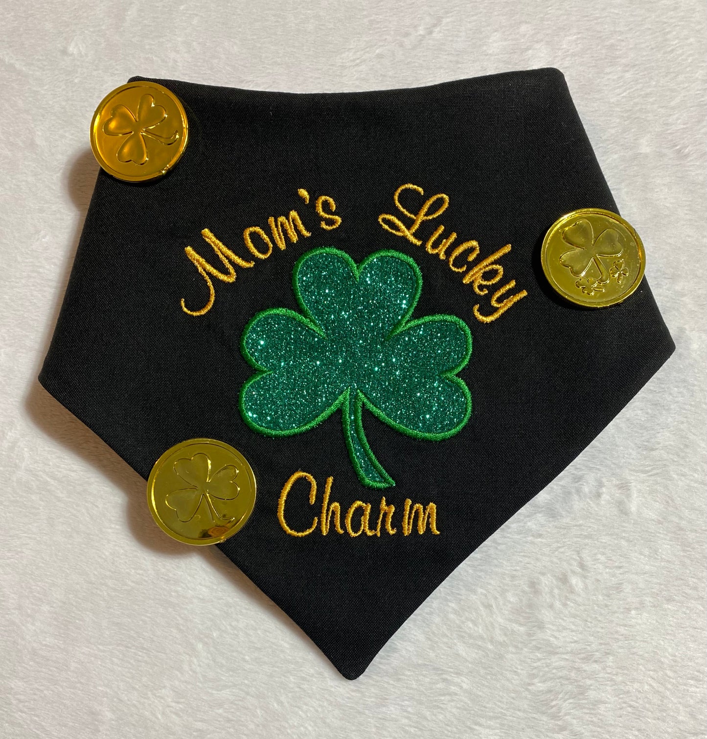 St. Patrick's Day, Mom's lucky charm dog bandana front view